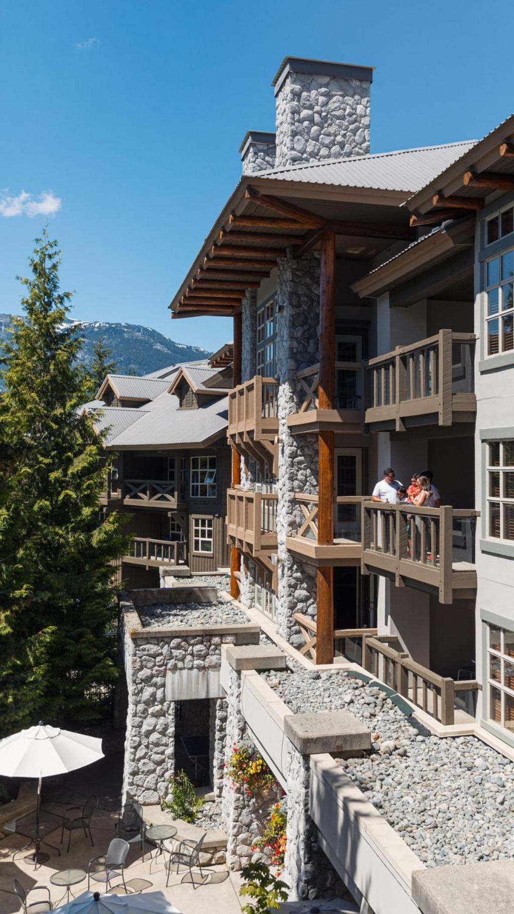 Blackcomb Springs Suites By Clique Whistler Eksteriør billede